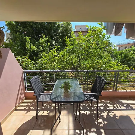 Appartement The - Garden View Lamía